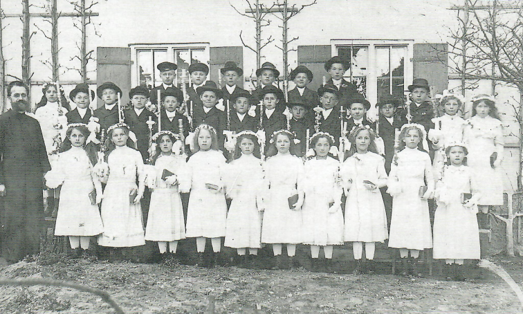 Datei:Erstkommunion 1918.png
