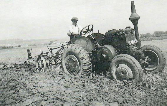 Datei:Traktor1938.png