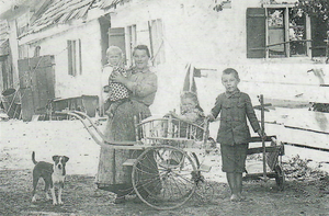 Kinder 1911.png