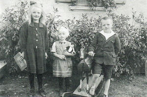 Kinder 1929.png